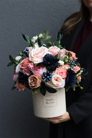 Georeta, flowerbox z granatowymi jagodami