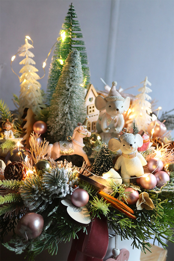 Childhood Big Pink 2, flowerbox świąteczny LED