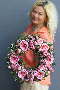 Rosa Aria, piękny kwiatowy wianek na drzwi, śr.40cm