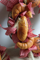 Pieczywko, wianek dekoracyjny do powieszenia