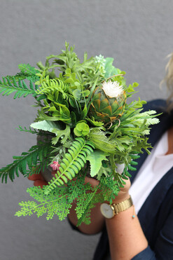 Tamara Head, kompozycja sukulenty w głowie, wys.24x32cm