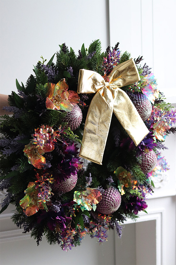 Delove Pearl, świąteczny wianek na drzwi