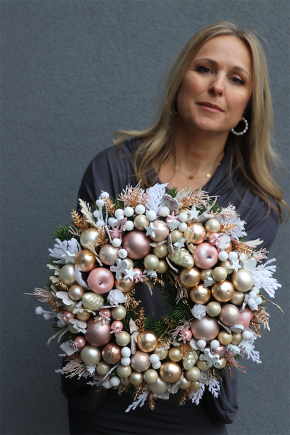 Xmas Pink, świąteczny wianek na drzwi