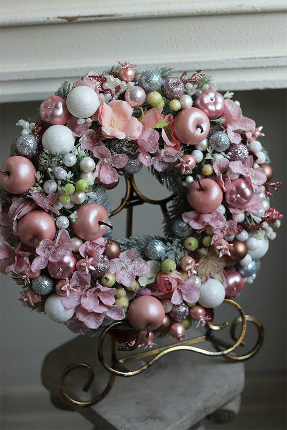 Pastelowy Czar Zimy, świąteczny wianek dekoracyjny	