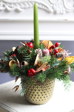 Kolory Świąt, świąteczny stroik ze świecą, wym.35x25cm