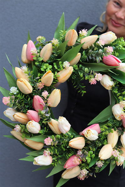 Witaj Wiosno Vrena, wianek z tulipanów