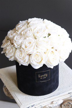 flowerbox na prezent Jubileo 35 Białych Róż w welurowym pudełku, wys.33cm  