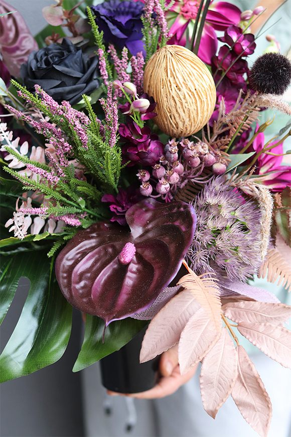 Plum Nedia, bukiet nagrobny we wkładzie