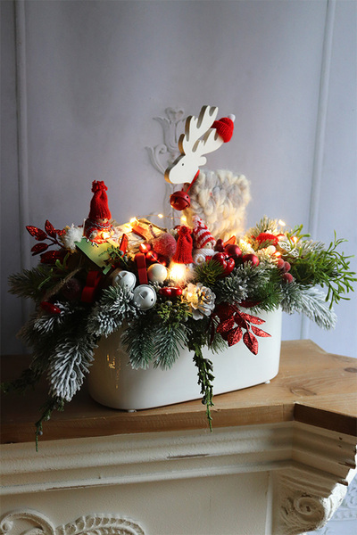 Scandi Ren Extra, świąteczny stroik LED z reniferem