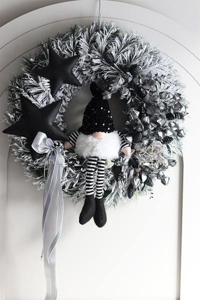 Black Winter, zimowy wianek na drzwi