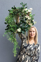 Zielona Kraina, zielony wianek na drzwi z monsterą, nagrobny