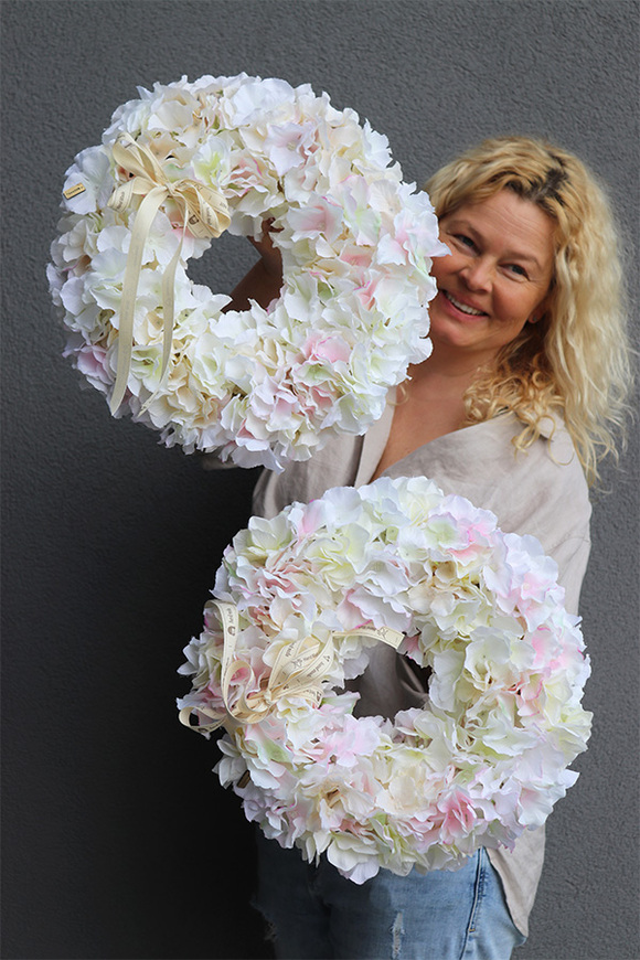 Helita Carmona, wysokiej jakości wianek z hortensjami
