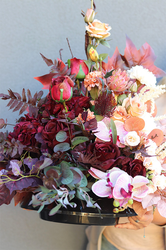 Lucile Benjamin, kompozycja nagrobna w naczyniu