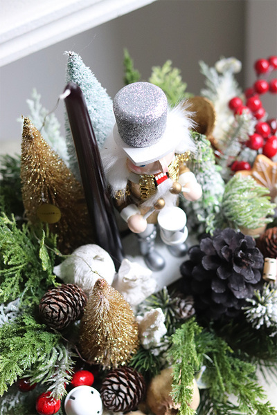 Magiczny Silveramo, świąteczny stroik z dziadkiem na tacce