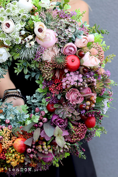 kolorowy wianek z owocami, Tęczowy Świat