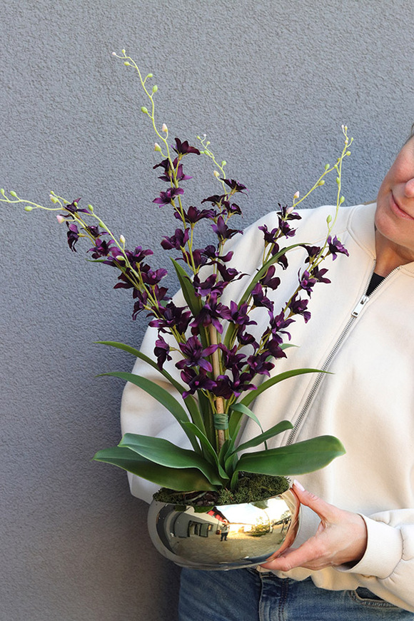 Tajlandia Purple, storczyk w złotej donicy