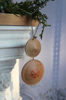 Modern Wood House B, drewniane zawieszki na choinkę ze wzorem