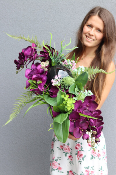 Dekoria Laos Purple in Black, kompozycja kwiatowa w plastikowym naczyniu