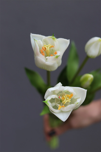 Marzo, bukiet tulipanów silikonowych