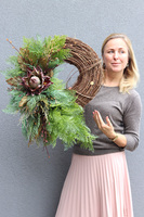 bogaty asymetryczny zielony wianek z karczochem, Naturaless B, wym.68x45cm