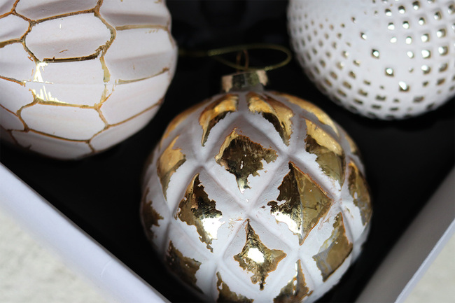 Golden Snow, błyszczące świąteczne bombki