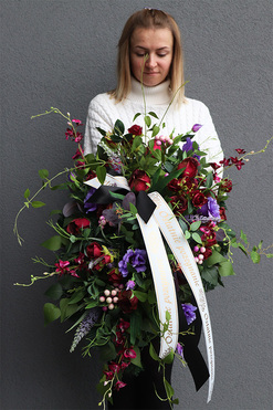 Vincenza, elegancka wiązanka nagrobna, dł.80cm