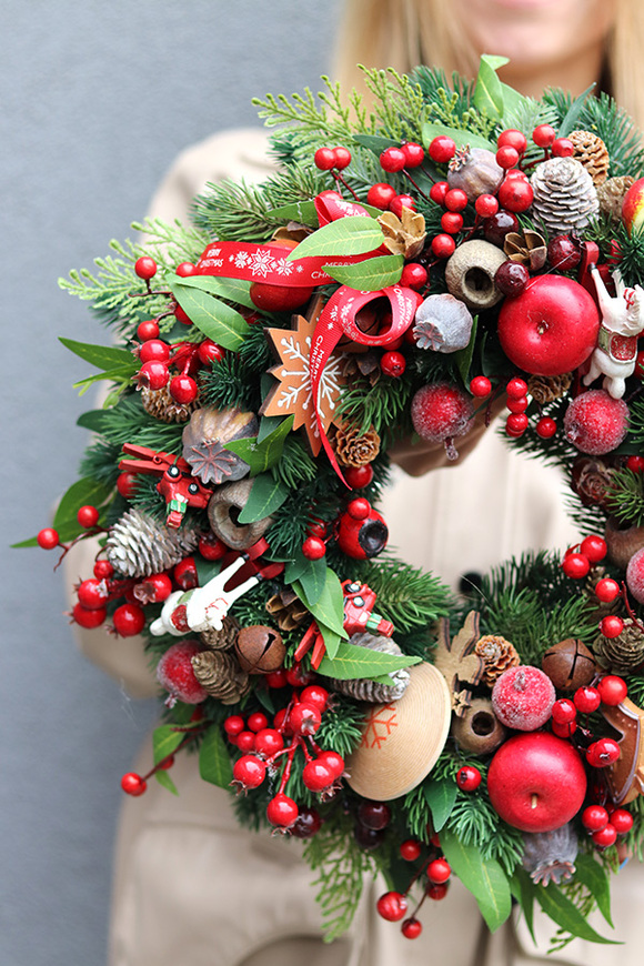 Klasika, świąteczny wianek na drzwi