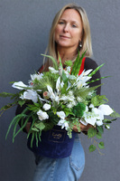 Green Line, granatowy flowerbox z białymi kwiatami