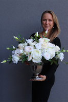 Hutea, biała kompozycja w srebrnym pucharze, wym.38x57cm