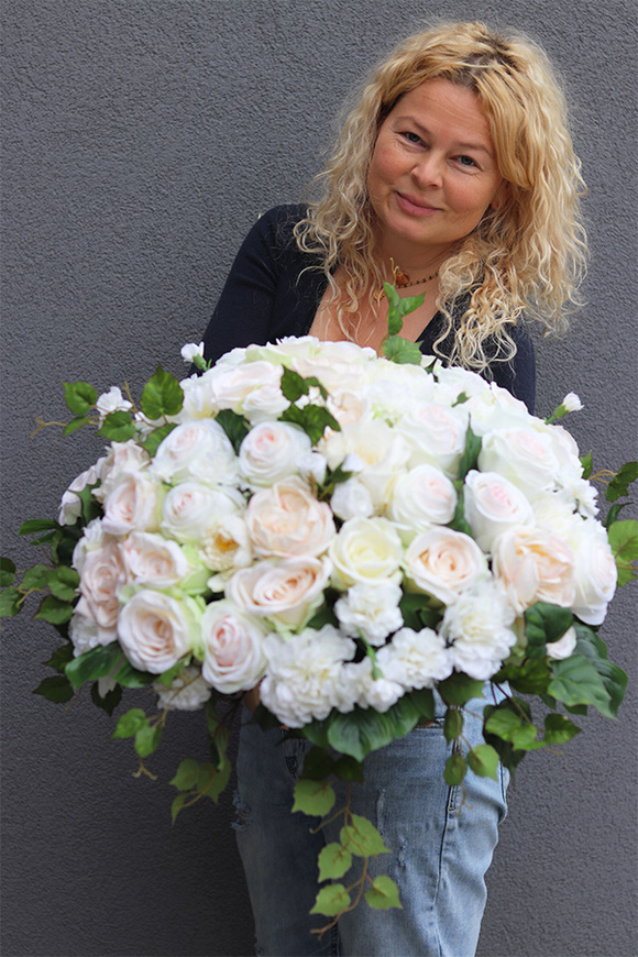 bogata kompozycja kwiatowa, Celestina, wym.35x60cm