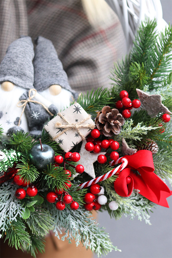 Szare Skrzaty, bożonarodzeniowy wianek na drzwi