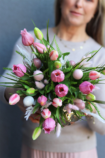 Różowe Tulipany na Wiosnę, wiosenna dekoracja kwiatowa