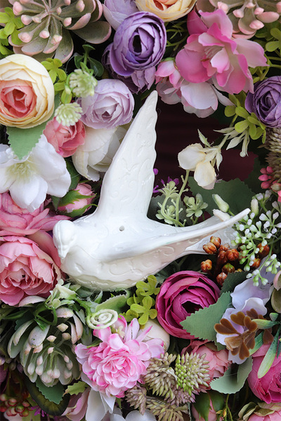 Gołąb, subtelny wianek na drzwi