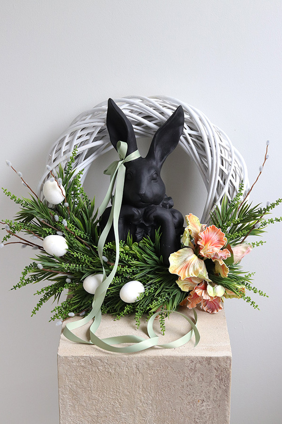 Black Easter, wiosenny wianek z zajączkiem