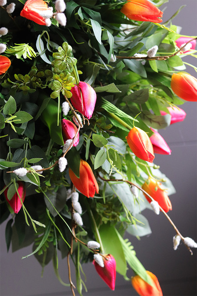 Czerwień Tulipanów, wiosenna wiązanka nagrobna