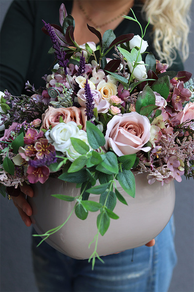 Rosalisa Beige, beżowa kompozycja kwiatowa