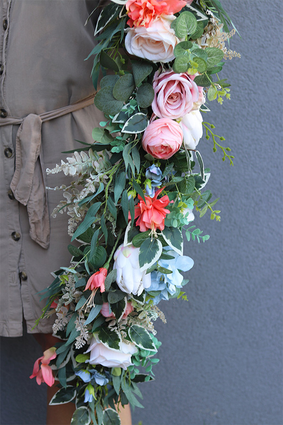 Eligia Deluna, girlanda z wysokiej jakości kwiatów