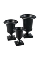 pękaty metalowy puchar Nero