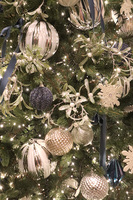 Midnight Time, choinka sztuczna dekoracyjna na stojaku