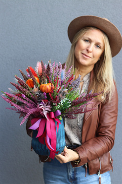 Wrzosy Bosco Blue, jesienna kompozycja w wazonie, wym.42x44cm