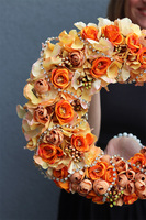 Orangia Rose, pomarańczowy wianek na drzwi z kryształkami