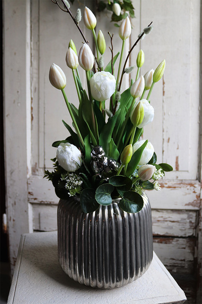 Helita, wiosenna kompozycja z gumowymi tulipanami, wys.70cm