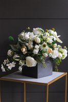 Torrino Romanea, biała kompozycja kwiatowa