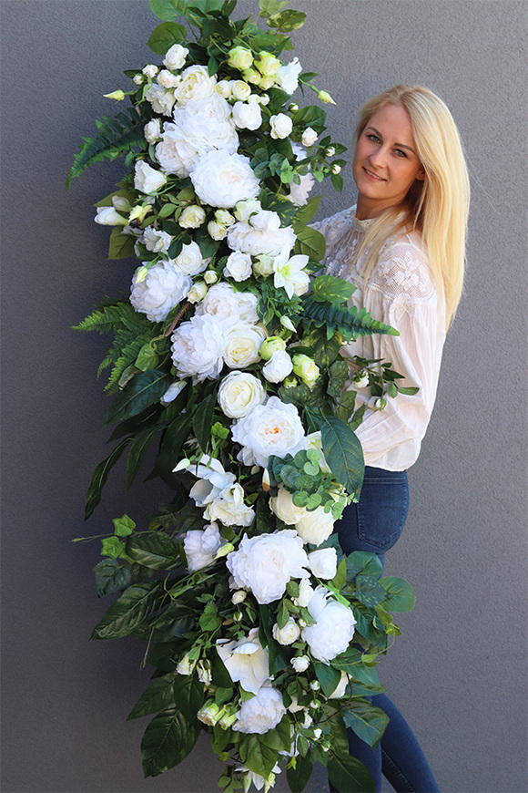 Sicilia White, gęsta girlanda ze sztucznych kwiatów, dł.160cm