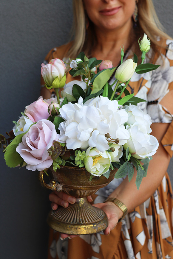 Sweet Spring, kompozycja kwiatowa w pucharze