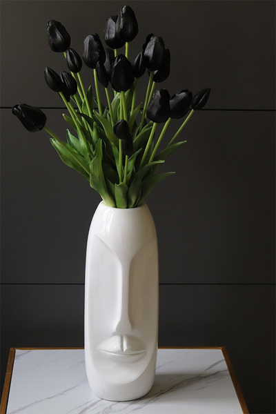 Black Tulips Head, wiosenna kompozycja w wazonie