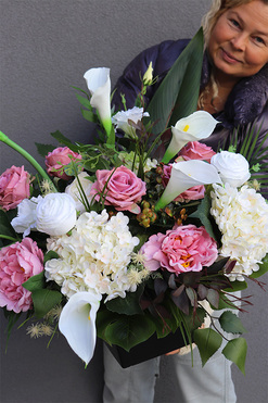 Flamanca Pink, kompozycja nagrobna we wkładzie, wym.59x74cm 