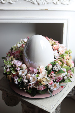 Pink Pastel, stroik z jajem na talerzu, śr.36cm 