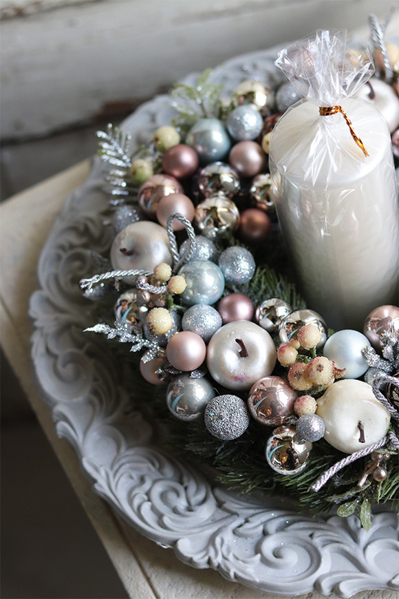 Glamourina 2, świąteczny stroik na szarym talerzu, śr.35cm 