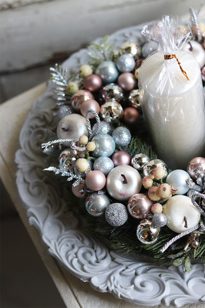 Glamourina 2, świąteczny stroik na szarym talerzu, śr.35cm 